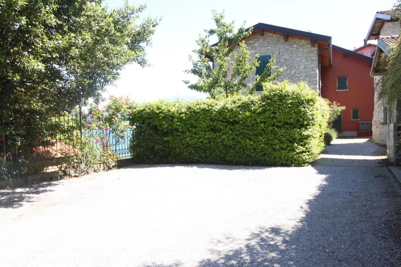 Villa Claudia Tuscany Style Lezzeno Apartment