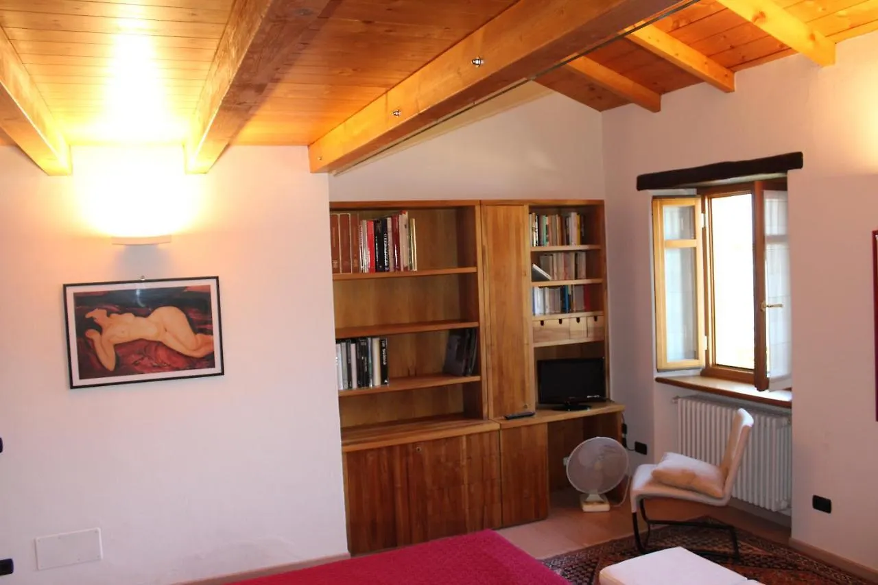 Apartment Villa Claudia Tuscany Style Lezzeno Italy