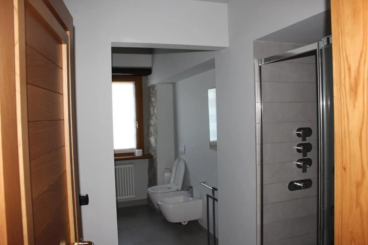 Villa Claudia Tuscany Style Lezzeno Apartment